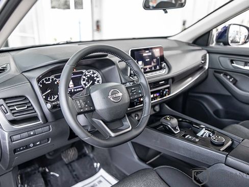 Used 2026 Nissan Rogue SV AWD/4WD image 19