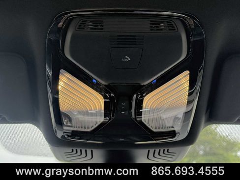 Used 2022 BMW 530e xDrive w/ Premium Package image 27