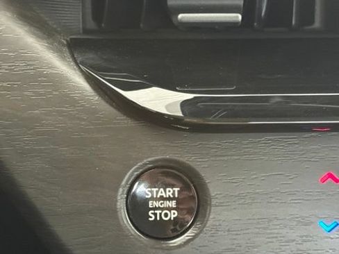 Certified 2025 Nissan Murano SV AWD/4WD image 11