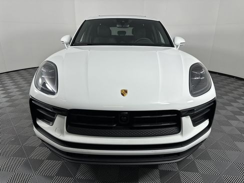 Used 2025 Porsche Macan image 6