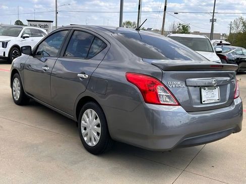 Used 2018 Nissan Versa SV image 6