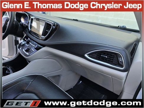 Certified 2024 Chrysler Pacifica Limited image 35