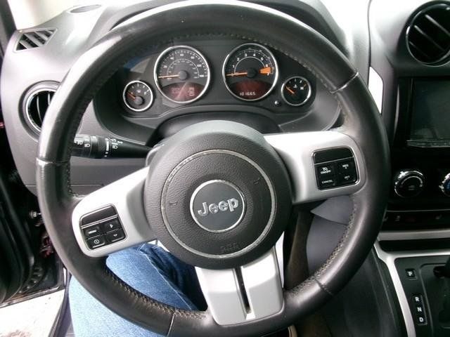 Used 2014 Jeep Compass Latitude AWD/4WD image 9