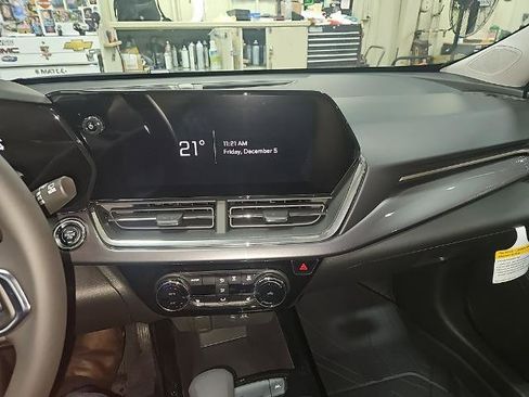 New 2026 Chevrolet Trax ACTIV w/ Driver Confidence Package image 13