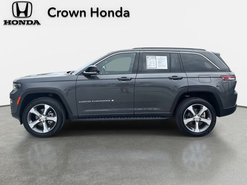 Used 2025 Jeep Grand Cherokee Limited image 4