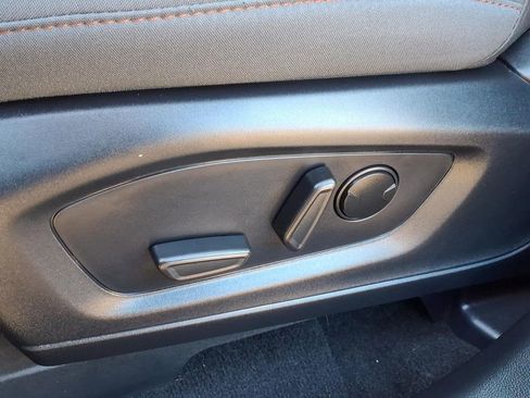 Used 2025 Ford Explorer Active image 15