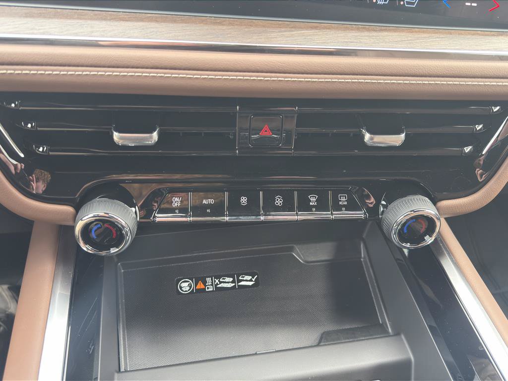 New 2026 Chevrolet Tahoe High Country AWD/4WD image 15