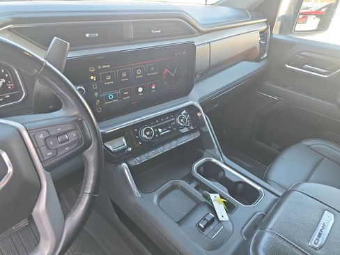 Used 2024 GMC Sierra 2500 Denali w/ Denali Reserve Package image 24