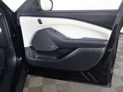 Used 2025 Ford Mustang Mach-E Premium RWD image 27