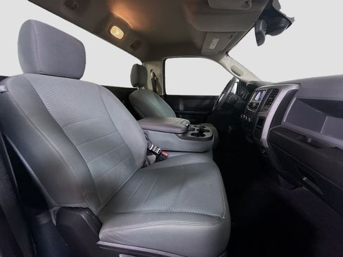 Used 2018 RAM 1500 Express RWD image 23