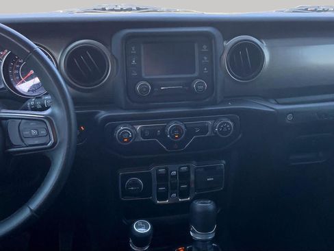 Used 2019 Jeep Wrangler Unlimited Sport S AWD/4WD image 7