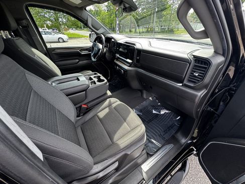 Used 2022 Chevrolet Silverado 1500 LT AWD/4WD image 19