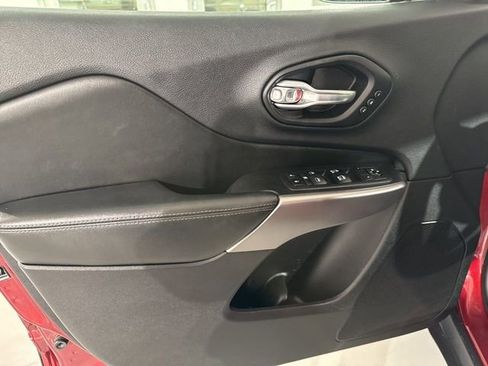 Used 2019 Jeep Cherokee Limited w/ Trailer Tow Group image 21