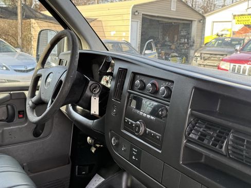 Used 2012 Chevrolet Express 2500 2500 3dr Cargo Van w/ 1WT image 11