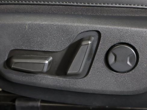 Used 2023 Kia Niro EX image 32