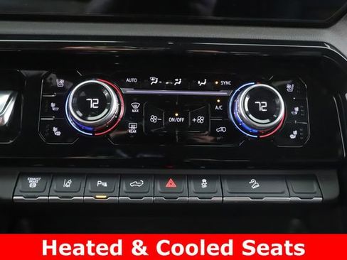 Used 2025 GMC Sierra 2500 AT4 w/ AT4 Premium Plus Package AWD/4WD image 4