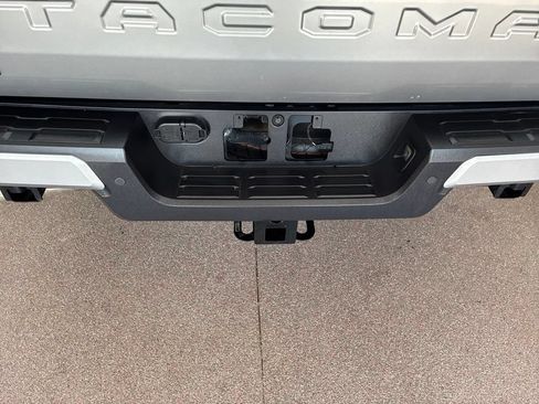 Used 2024 Toyota Tacoma TRD Sport w/ TRD Sport Premium Package AWD/4WD image 18
