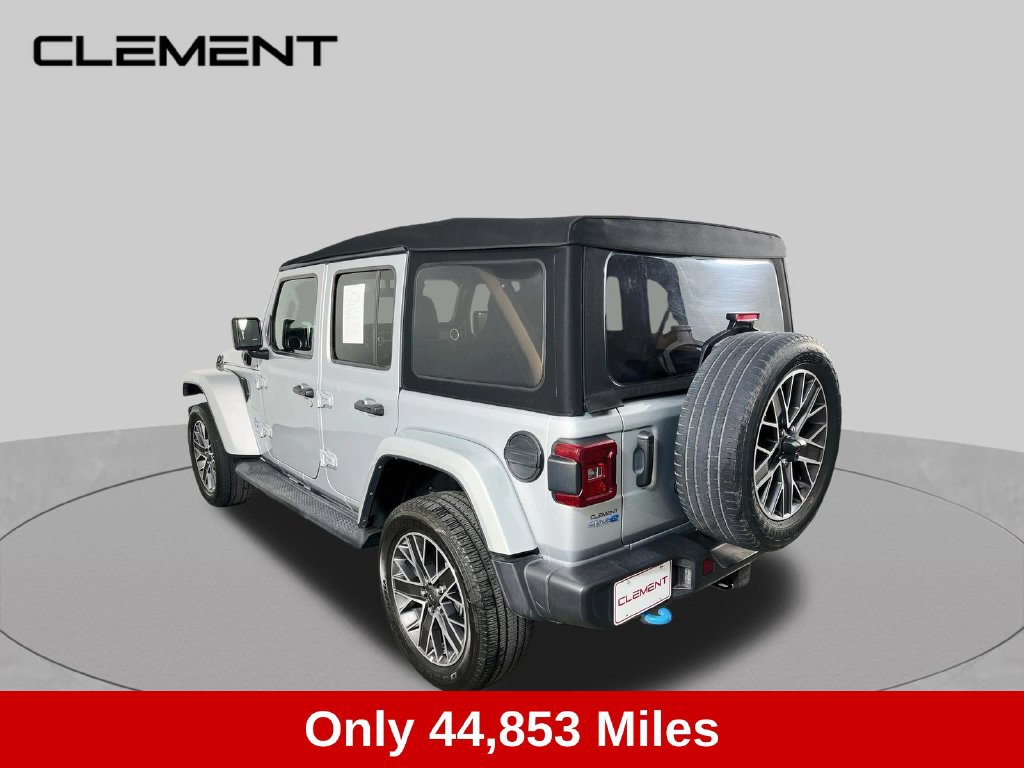 Used 2023 Jeep Wrangler Unlimited Sahara AWD/4WD image 8