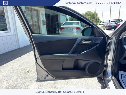 Used 2013 MAZDA MAZDA3 i Sport FWD image 18