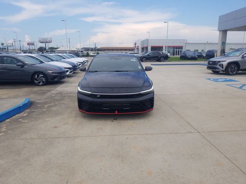 Used 2025 Hyundai Elantra N FWD image 2