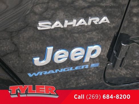 Used 2023 Jeep Wrangler Unlimited Sahara w/ Cold Weather Group AWD/4WD image 12