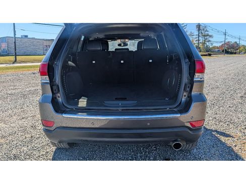 Used 2020 Jeep Grand Cherokee Laredo w/ Laredo X Package image 13