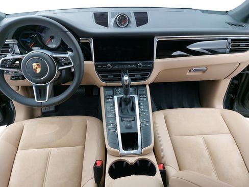 Certified 2021 Porsche Macan S image 11