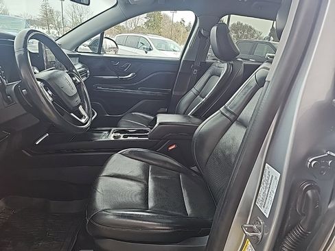 Used 2022 Lincoln Corsair Standard w/ Premium Package image 9