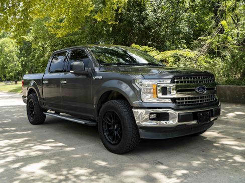 Used 2019 Ford F150 XLT w/ Equipment Group 302A Luxury RWD image 2