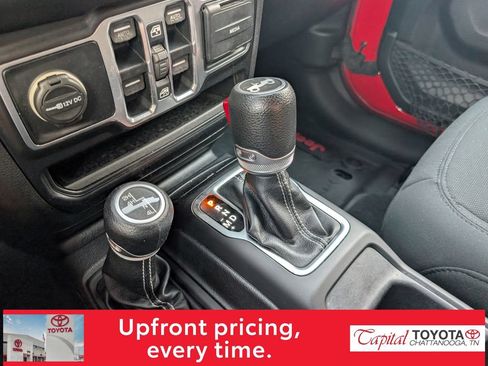 Used 2019 Jeep Wrangler Unlimited Sahara AWD/4WD image 22