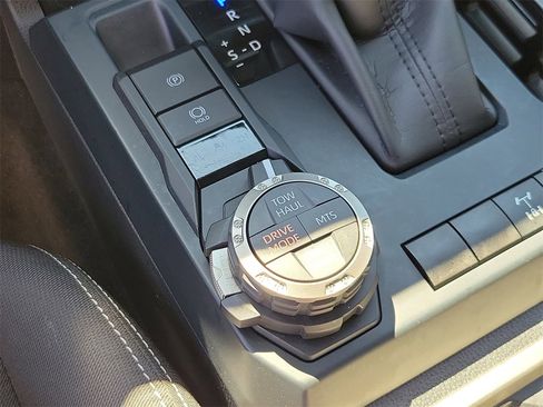 Used 2025 Toyota Tacoma TRD Off-Road image 28