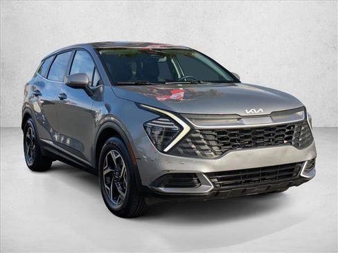 Used 2024 Kia Sportage LX image 3
