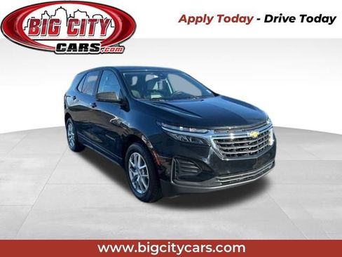 Used 2022 Chevrolet Equinox LS w/ LS Convenience Package image 1