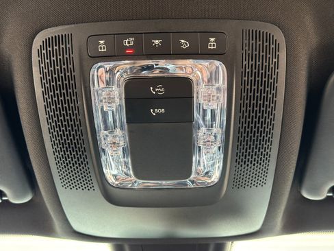 Used 2021 Mercedes-Benz GLB 250 w/ AMG Line image 33