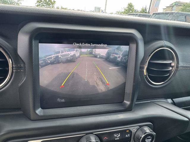 Used 2021 Jeep Wrangler Unlimited Sahara AWD/4WD image 10