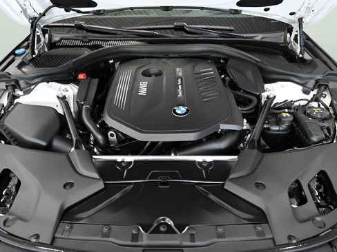 Used 2017 BMW 540i xDrive AWD/4WD image 32