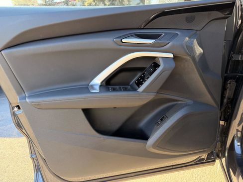 Used 2025 Audi Q5 Premium w/ Convenience Package image 12