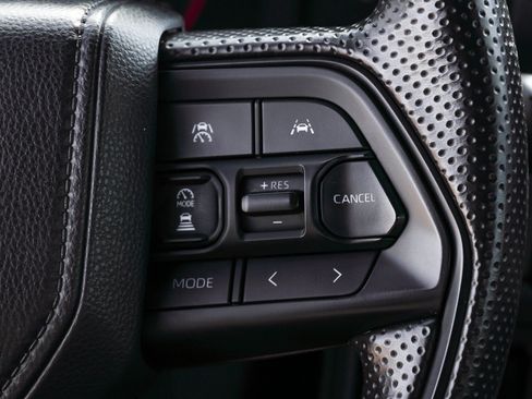 Certified 2025 Toyota Tacoma SR5 AWD/4WD image 34