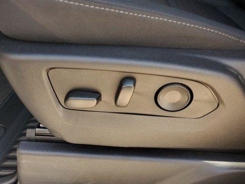 New 2025 GMC Sierra 1500 Elevation image 18