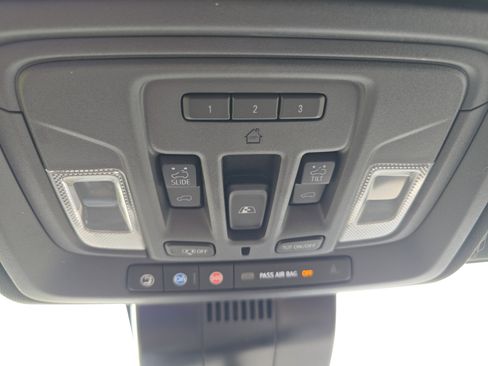 Used 2023 Chevrolet Silverado 1500 ZR2 w/ Technology Package image 36