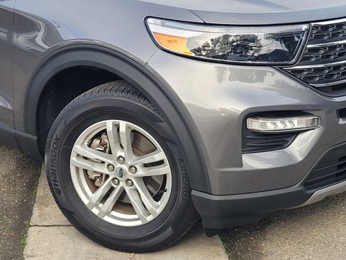 Used 2022 Ford Explorer XLT w/ Equipment Group 202A image 9