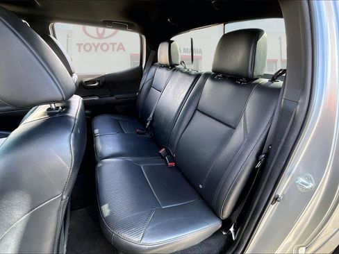 Used 2022 Toyota Tacoma TRD Sport image 26