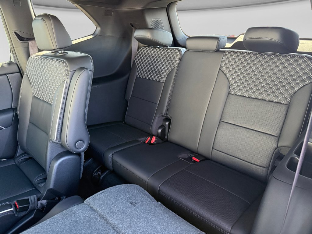 New 2027 GMC Acadia Denali w/ LPO, Floor Liner Package AWD/4WD image 37