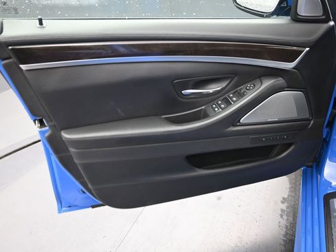 Used 2013 BMW M5 Base image 13