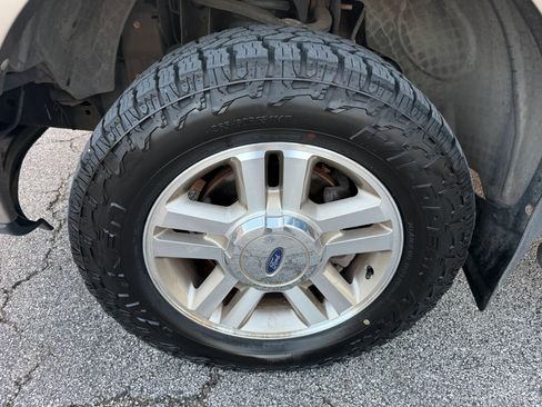 Used 2006 Ford F150 Lariat RWD image 25
