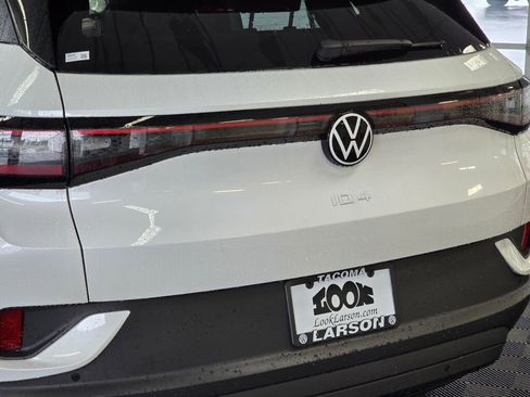 New 2026 Volkswagen ID.4 Pro image 13