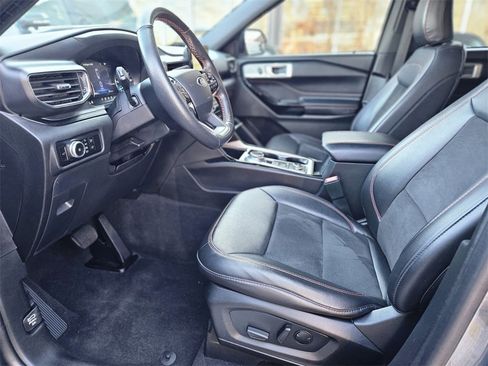 Used 2023 Ford Explorer ST-Line image 14