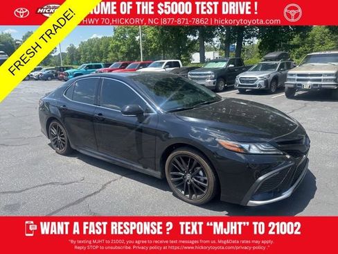 Used 2022 Toyota Camry XSE FWD image 1