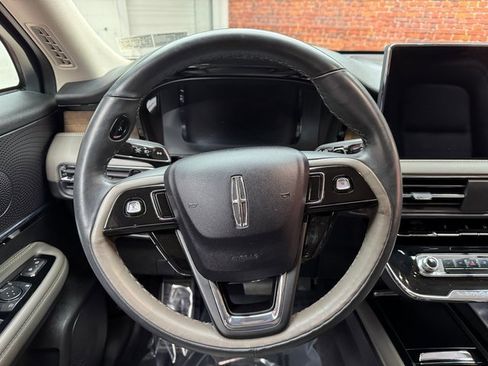 Used 2023 Lincoln Corsair Reserve image 14