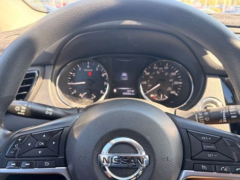 Used 2017 Nissan Rogue Sport SV FWD image 26